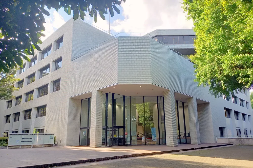 東京都立中央図書館