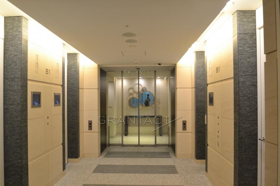 Elevator hall